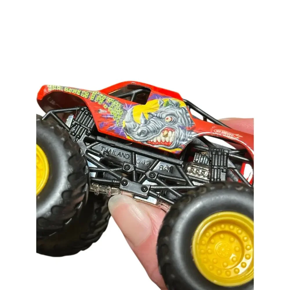 Hot Wheels Monster Jam Devastator Truck